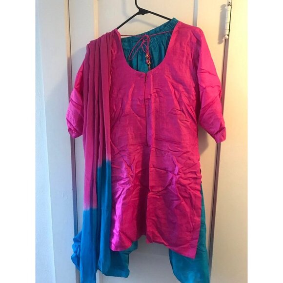 Handmade Silk Punjabi Suit Traditional Indian Outfit - Picture 3 of 4
